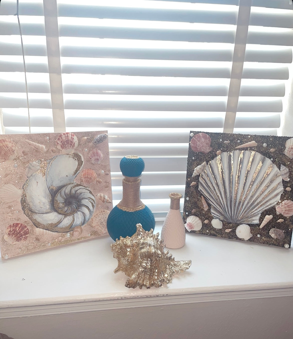 Cyclone beach seashells 3D art Black and Gold