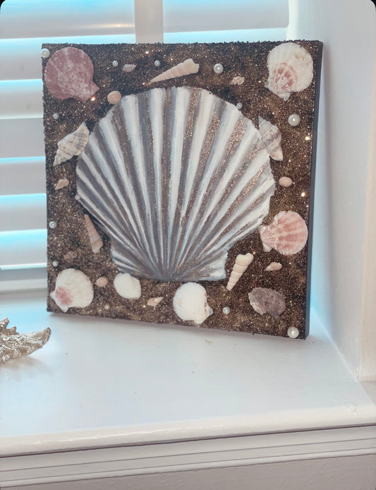 Cyclone beach seashells 3D art Black and Gold